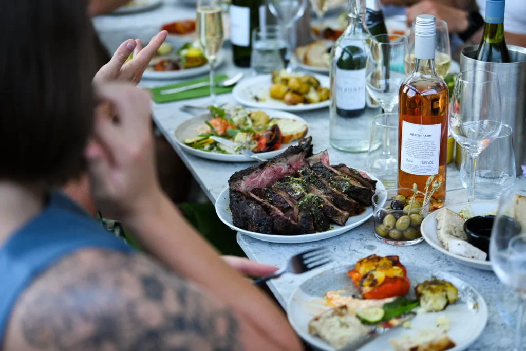 Seasonal Dinning